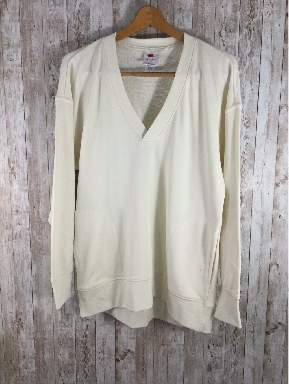 NEW Champion Women’s Cream V-Neck Pullover Sweatshirt S Pockets Long Sleeve Flaw
